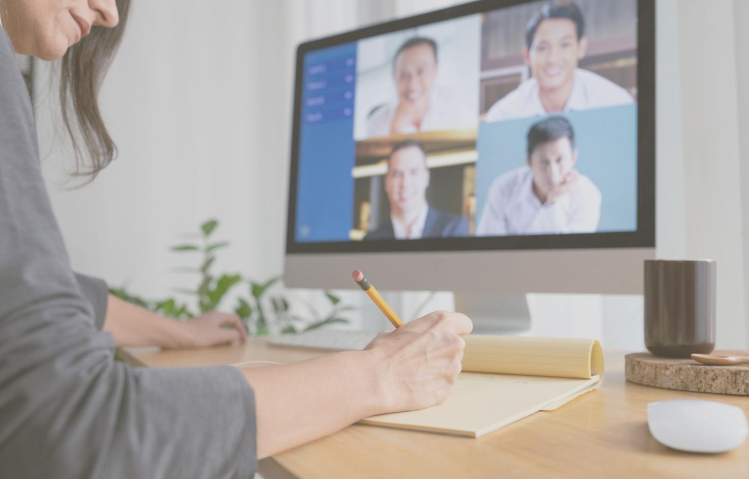 Équipe evidosiriedaro lors d'une session de formation